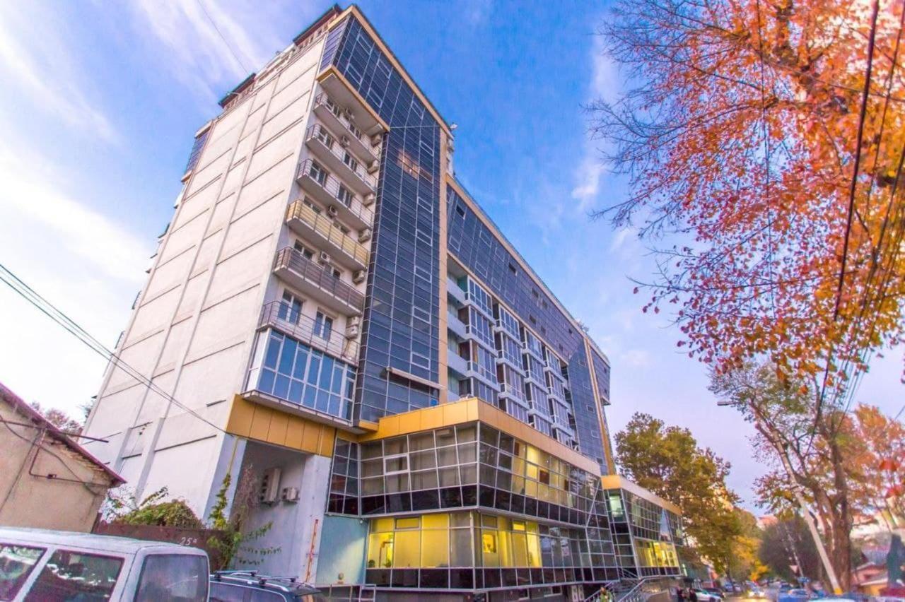Ultracentral Spacious Apartment تشيسيناو المظهر الخارجي الصورة