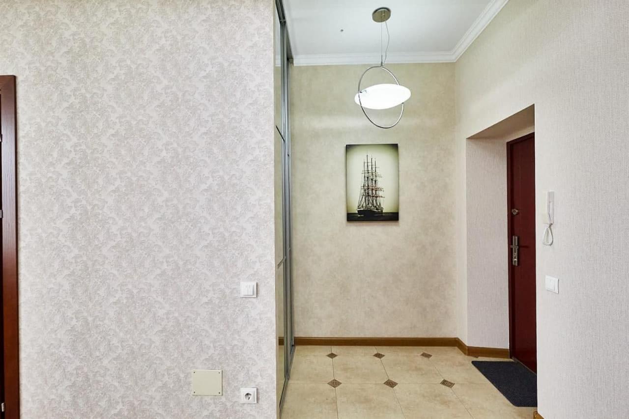 Ultracentral Spacious Apartment تشيسيناو المظهر الخارجي الصورة