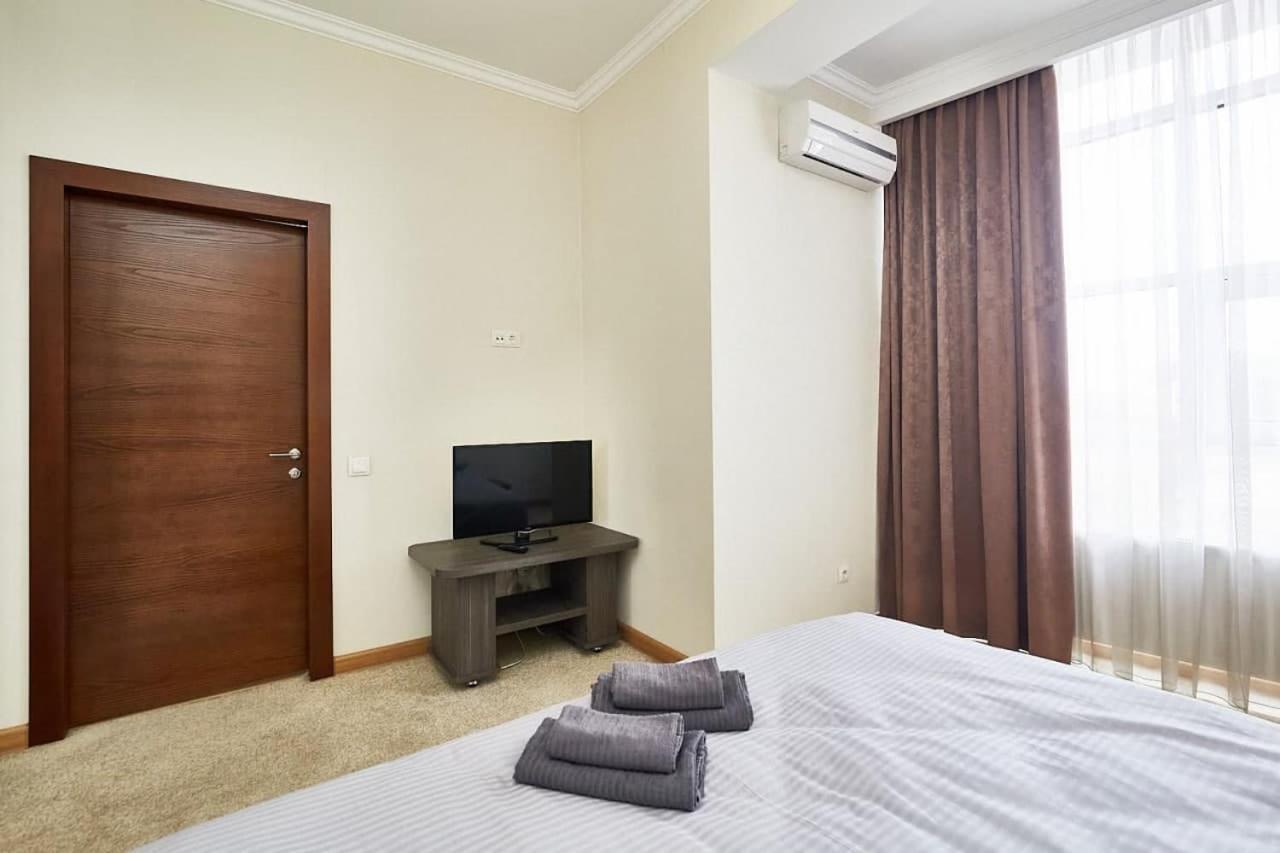 Ultracentral Spacious Apartment تشيسيناو المظهر الخارجي الصورة